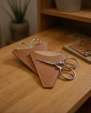 Load image into Gallery viewer, The Scissorist Crescent